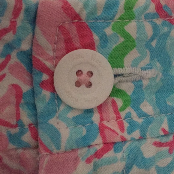Lilly Pulitzer Lobster Roll Print Callahan Shorts - Picture 6 of 6